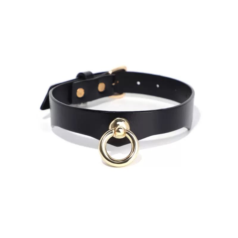 Collier BDSM cuir noir anneau doré